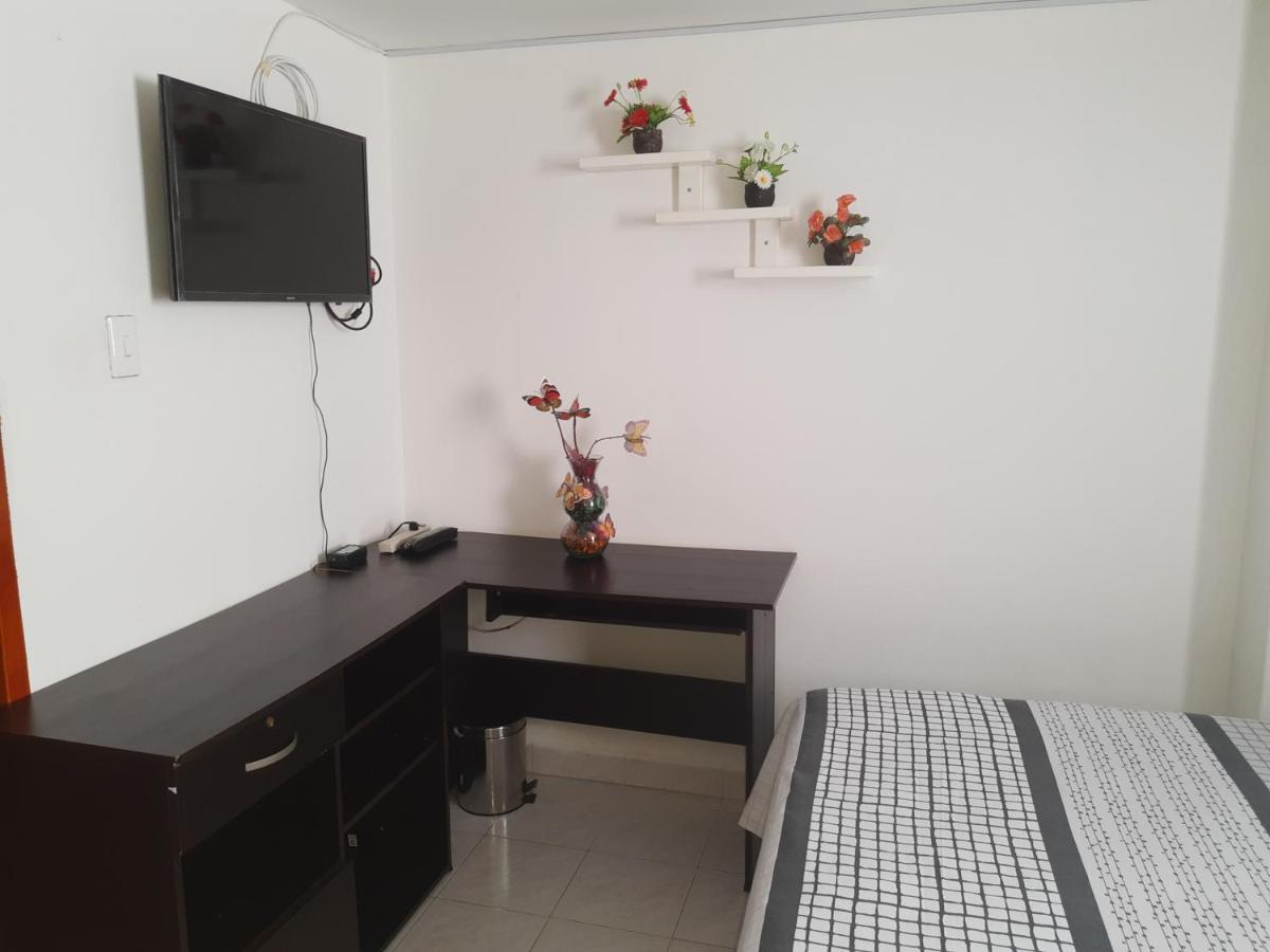 Hostal Dante 圣希尔 外观 照片